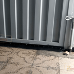 Burlete que es una barrera física para prevenir el ingreso de plagas, sean insectos rastreros o roedores como rattus rattus, rattus norvergicus o ratones